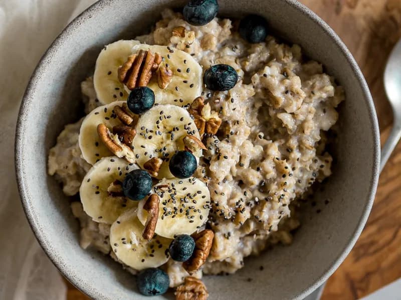 Porridge d'avoine à la banane, myrtilles et noix de pécan — Le déclic